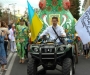 Сумскую Чудо-птицу на параде в Киеве сопровождали голые сумчанки (фото)