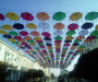В Сумах закончили украшать Соборную зонтиками: выглядит завораживающе (+ФОТО)