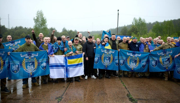 Вдома — 205 українців